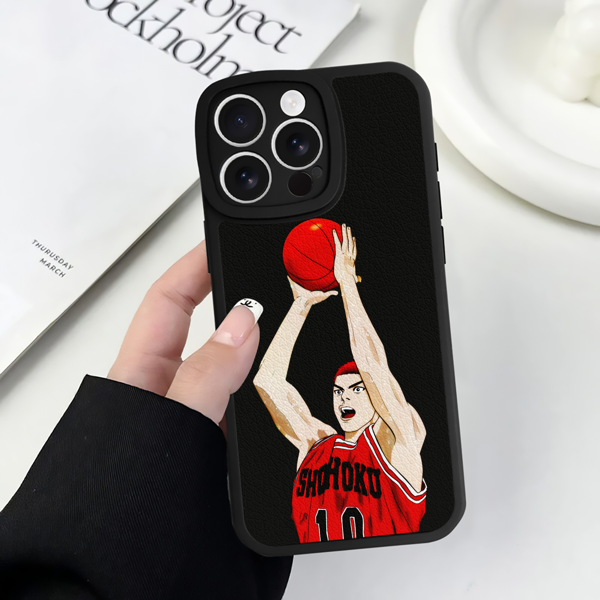 （画像用） SLAM DUNK／スラムダンク 【iPhone 16シリーズ対応】シリコンスマホケース（レザー調） 材質：シリコン